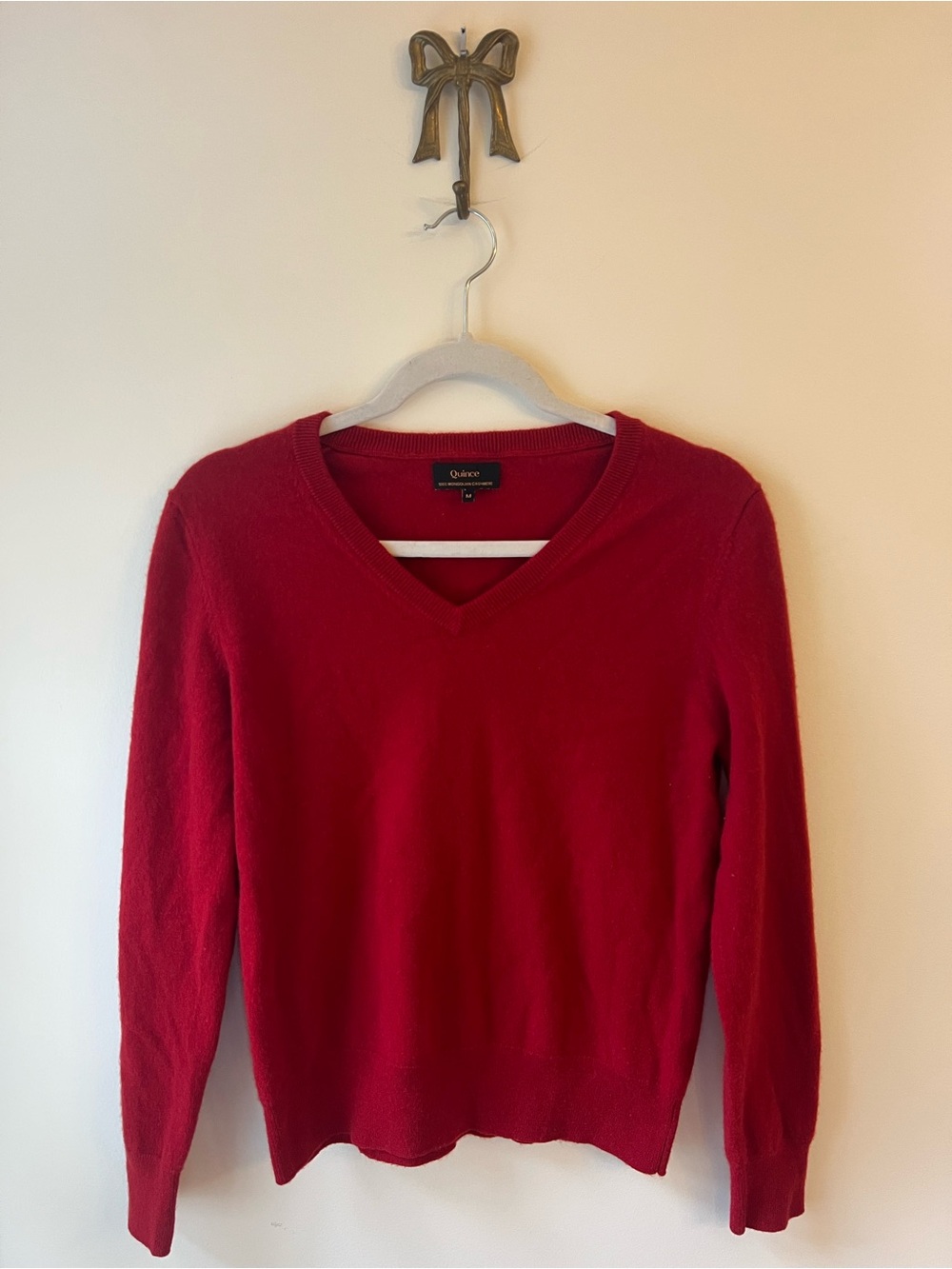 Quince Women's V-Neck 100% Mongolian Cashmere Sweater Medium Red